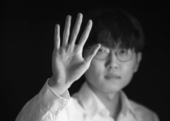 艾栗栗两小青年3p上下